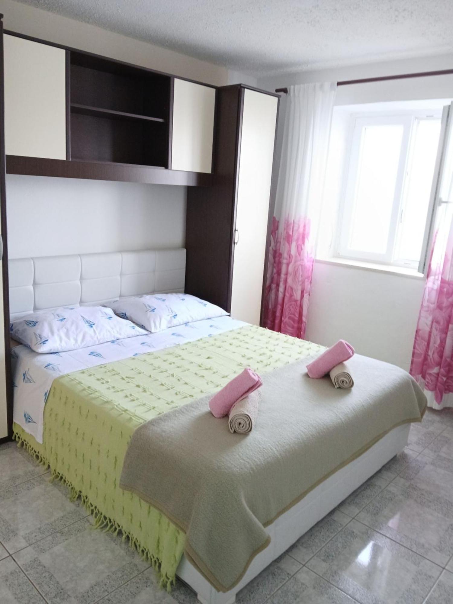 Apartments Sova Постира Экстерьер фото
